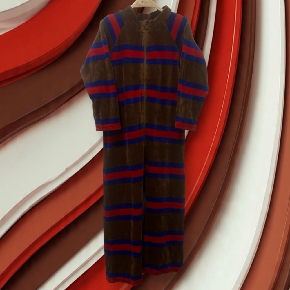 Mini Rodini Velour Suit 
Great Condition 
104/110 (4-5 years)
Brown